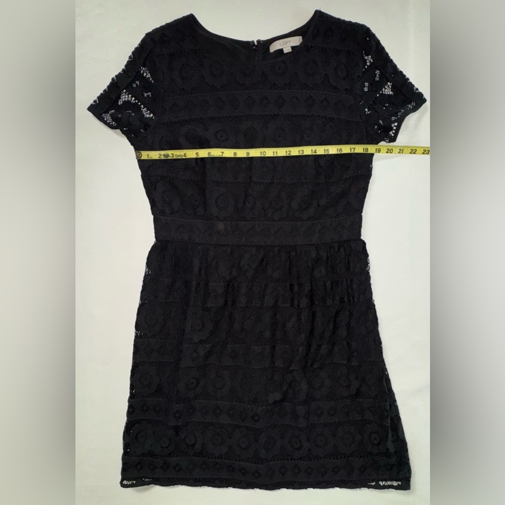 LOFT Classic Black Lace Short Sleeve Lined Dress (10) - Picture 9 of 17